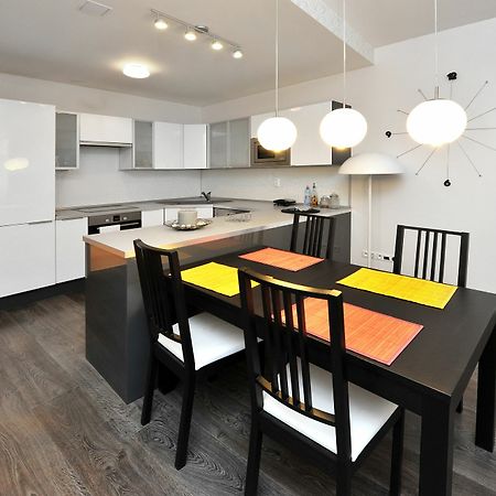 Aplend City Laurinska 11 Братислава Екстер'єр фото